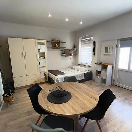 Placa Apartment *